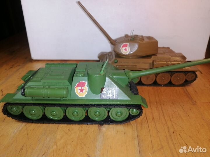 Модели военной техники СССР Т34, су100
