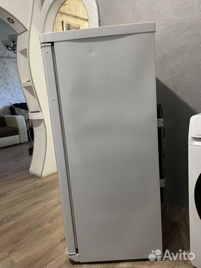 Холодильник маленький