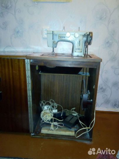 Швейная машина Чайка 3