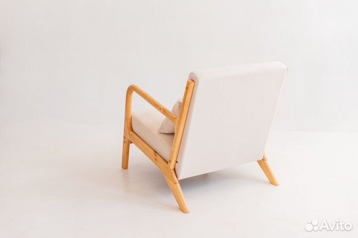 Кресло из массива