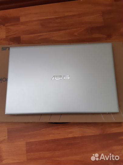Ноутбук asus Vivobook F412f как новый