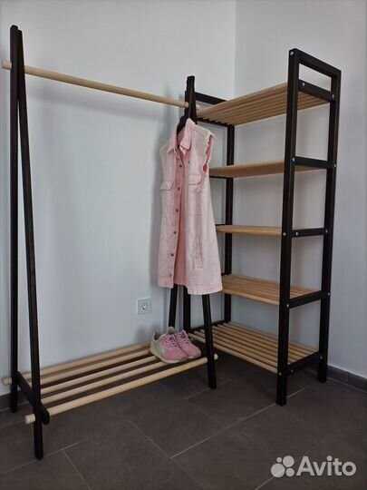 Деревянные стеллажи, вешалки напольные