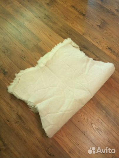 Шкура натуральная, новая, 82 х 127 см