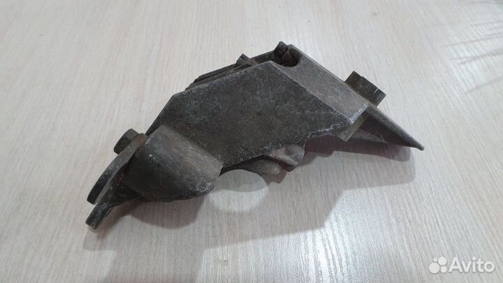 Кронштейн двигателя левый Лада Гранта 11186 2017