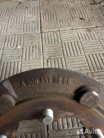 Фланец ступицы к Мерседес Спринтер Крафтер