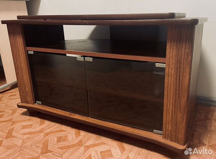 Тумба под телевизор