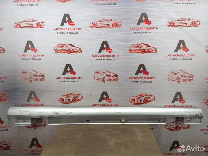 Накладка порога кузова - наружная облицовка правая