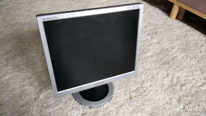 Монитор Samsung 713N s