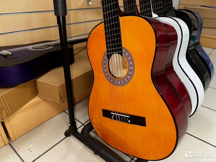 Гитара классическая полноразмерная