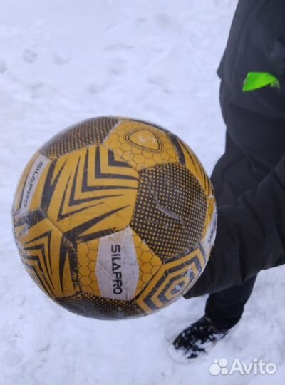 Футбольный мяч