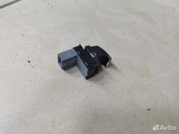 Кнопка стеклоподъемника Volkswagen Passat B6 1.9