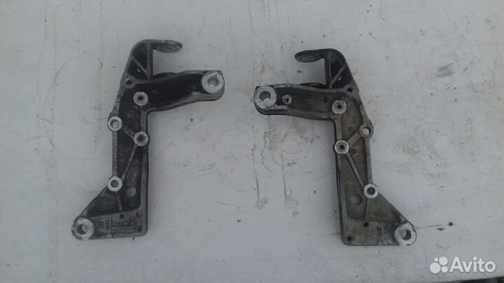 Кронштейн рычагах skoda Octavia a 5