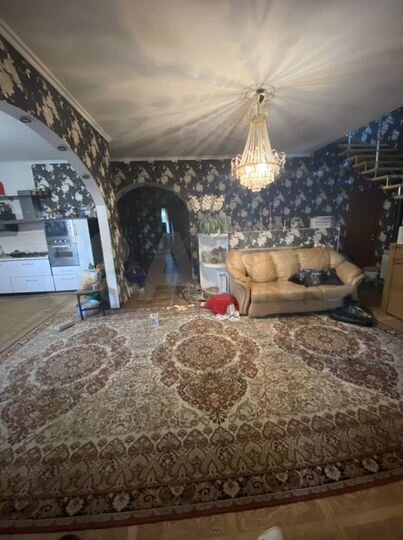 Дом 345 м² на участке 20 сот.