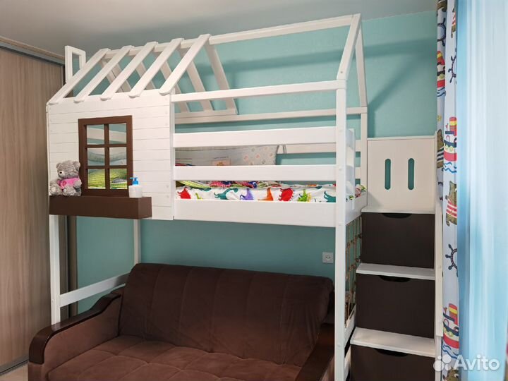 Детская кровать с бортиком