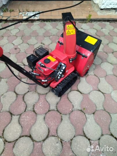 Снегоуборщик Honda HS622 гусеничный