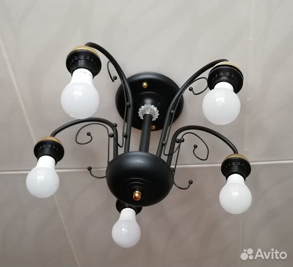 Люстра потолочная пяти рожковая