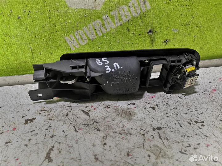 Ручка двери задней внутренняя правая Фольксваген