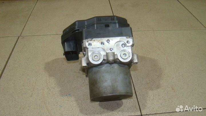 Блок ABS (насос) Lexus RX 270/350/450h (AL10)