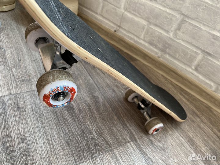 Скейтборд и набор защиты (новый)