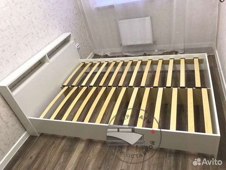 Кровать