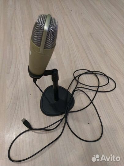 USB Микрофон студийный Behringer