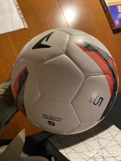 Футбольный мяч demix fifa