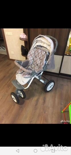 Прогулочная коляска