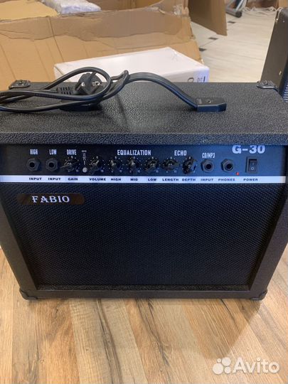 Комбоусилитель 40 вт, 30 вт, 10вт + Электрогитара