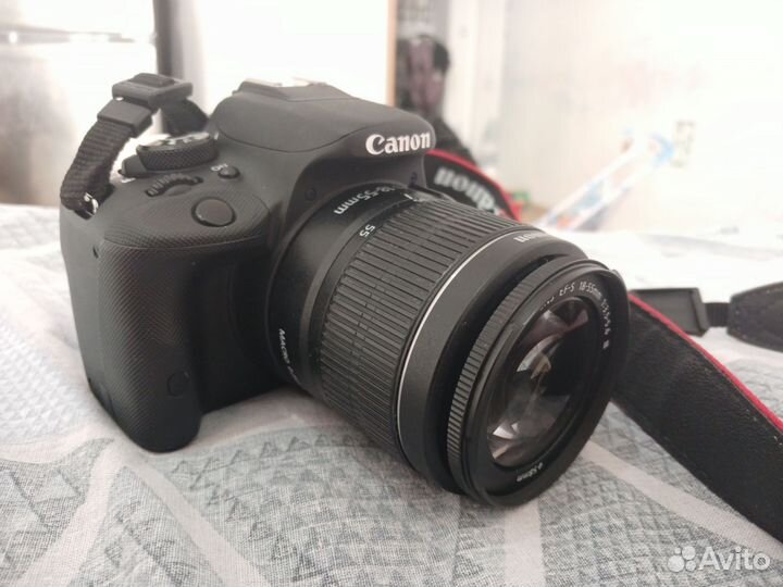 Зеркальный фотоаппарат canon