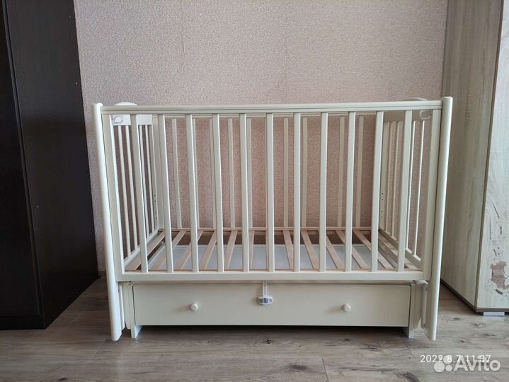 Кроватка детская 