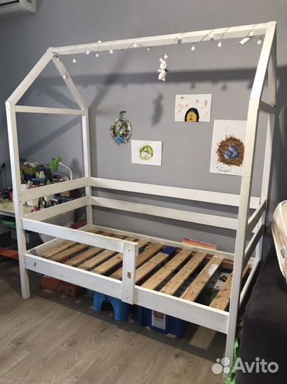 Детская кровать домик бу