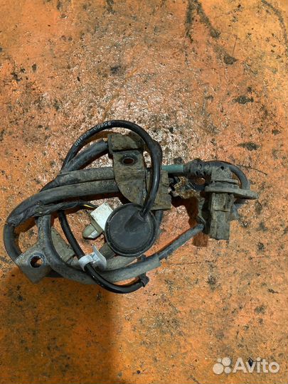 Датчик ABS задний левый Kia Sportage 2