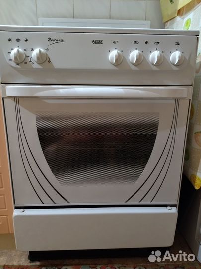 Продаю электро плиту