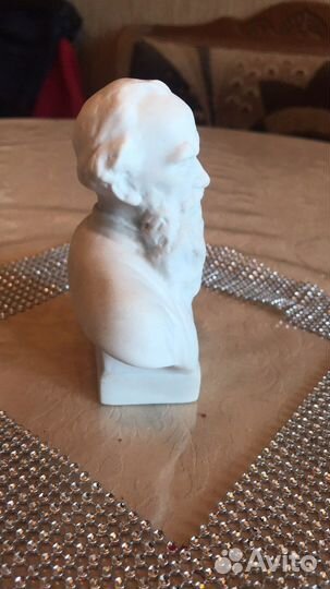 Статуэтка бюст Толстой Л.Н