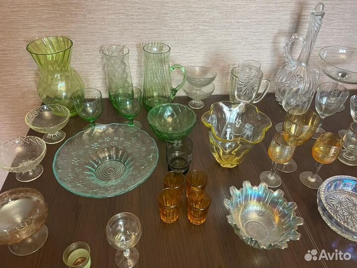 Вазы фужеры и др. цветное стекло Винтаж