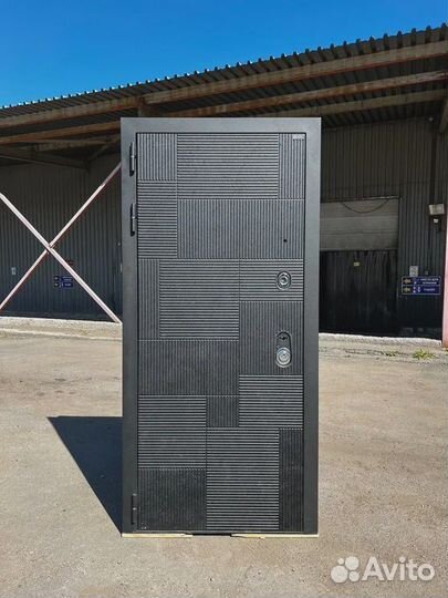 Дверь входная железная новая