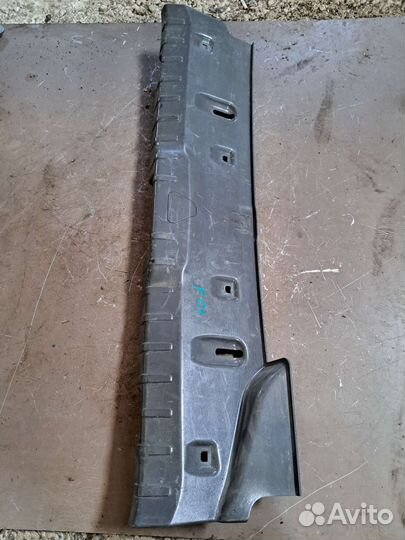 Накладка замка багажника BMW f01