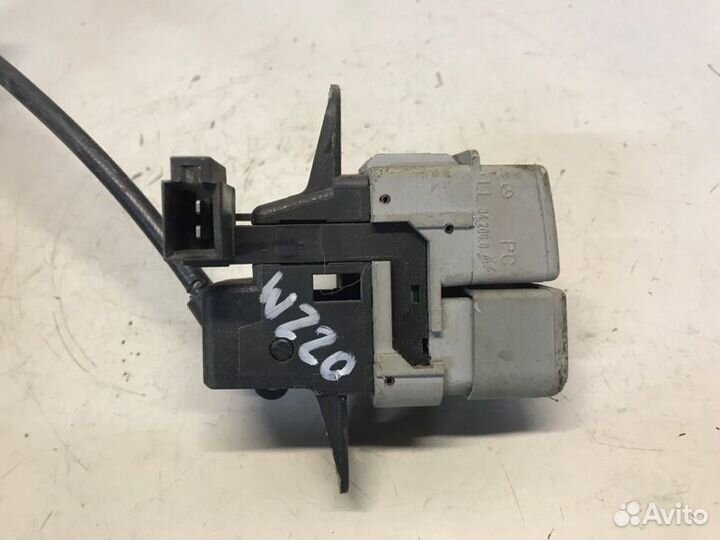 Замок бардачка Mercedes-Benz S-Class W220 3.2 2001