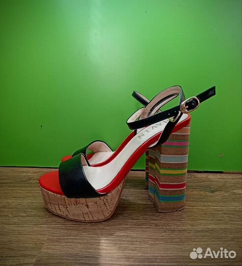Босоножки женские 36 размер