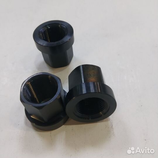 Гайки на ось втулки, М10х1/М9х1/М14х1 в ассорт