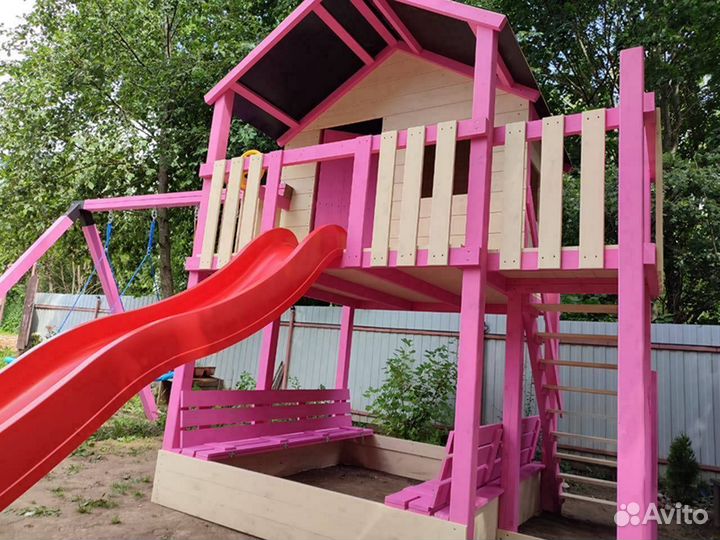 Детский домик на сваях