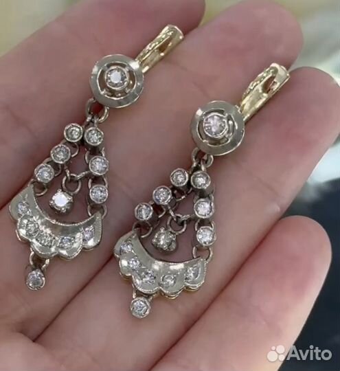 Золотые серьги с бриллиантами 750 пробы