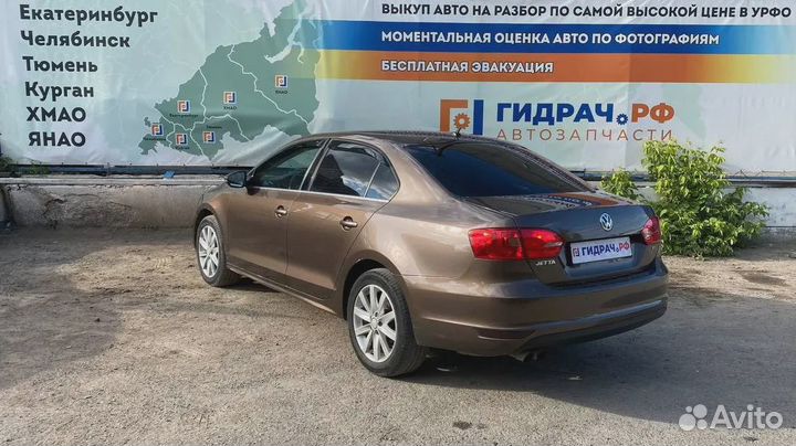 Патрубок воздушного фильтра Volkswagen Jetta (A6)