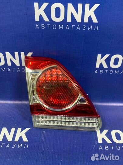 Левый фонарь в багажник Тойота Королла 2010-2013