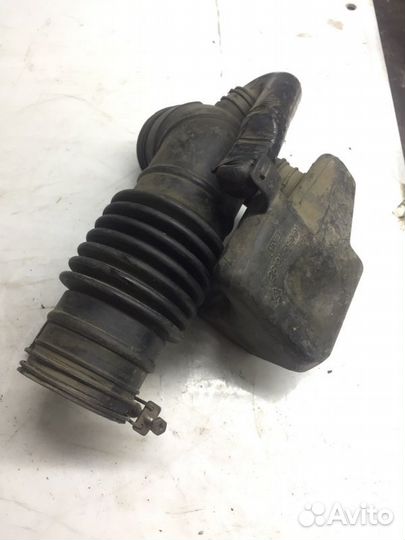 Патрубок воздушного фильтра левый Hyundai Sonata