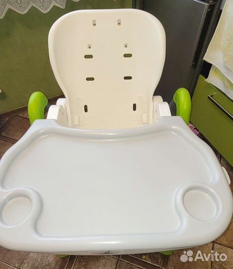 Стульчик для кормления Caretero Bistro