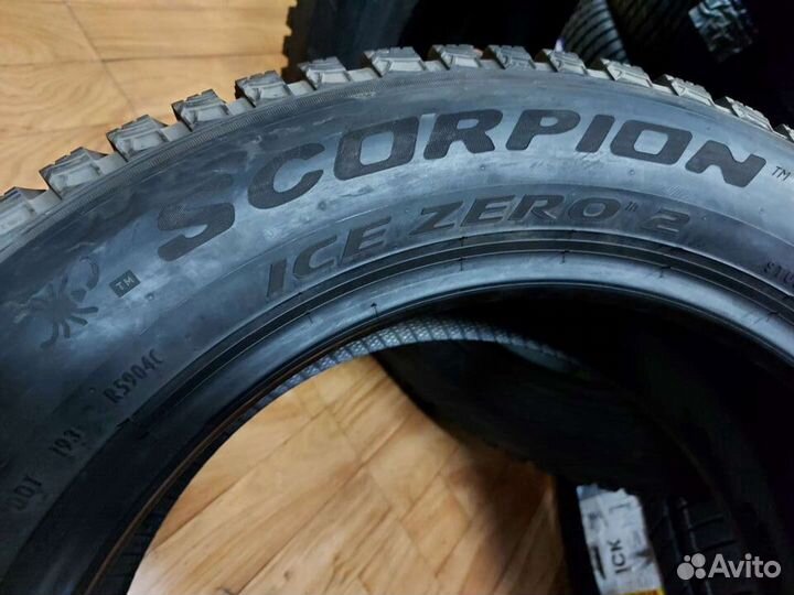 Pirelli Scorpion Ice Zero 2 225/60 R18 104T