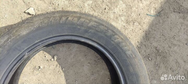 Bridgestone Dueler H/T 843 215/60 R17