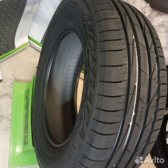 Nokian Tyres Hakka Blue 3 SUV 215/65 R16 102V