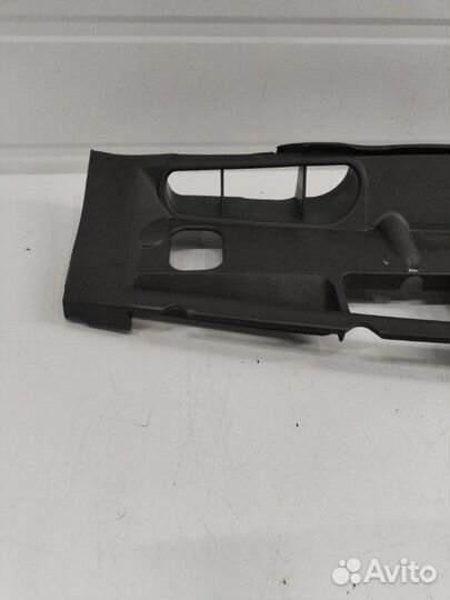 Воздухозаборник радиатора Mercedes w 204